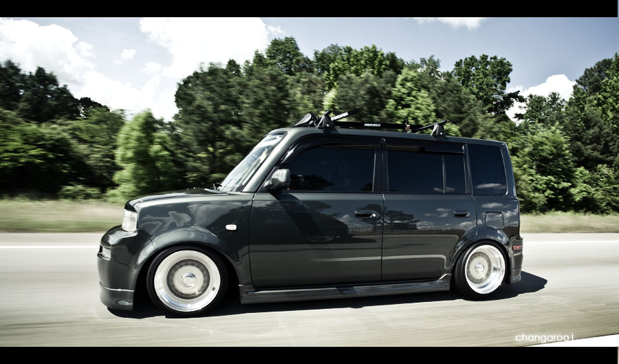 2005 Scion xB photo