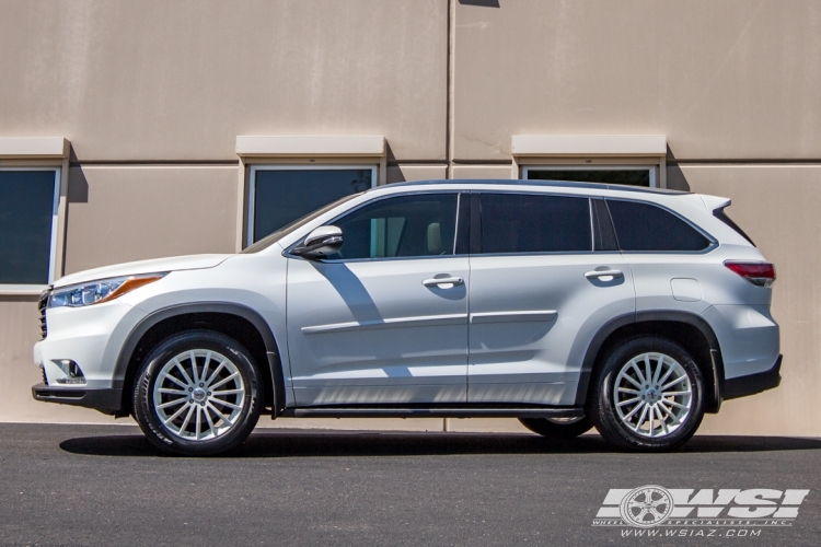 2015 Toyota Highlander photo