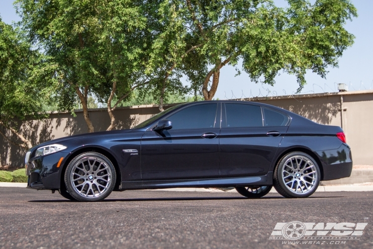2011 BMW 528 photo