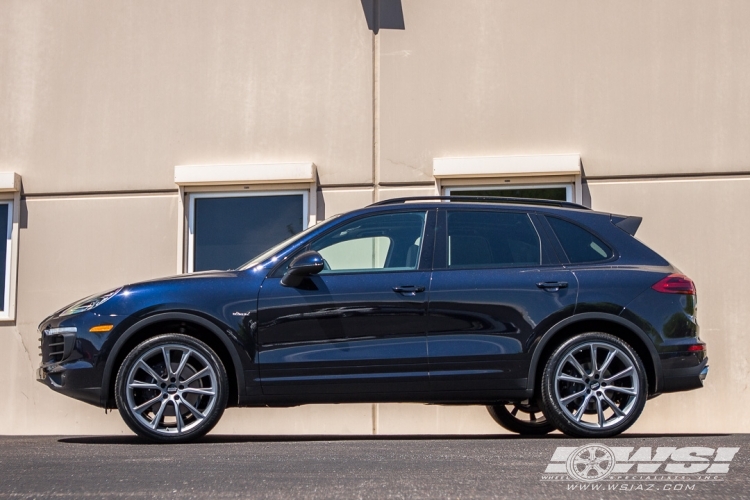 2015 Porsche Cayenne photo