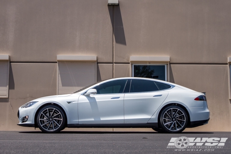 2015 Tesla Model S photo