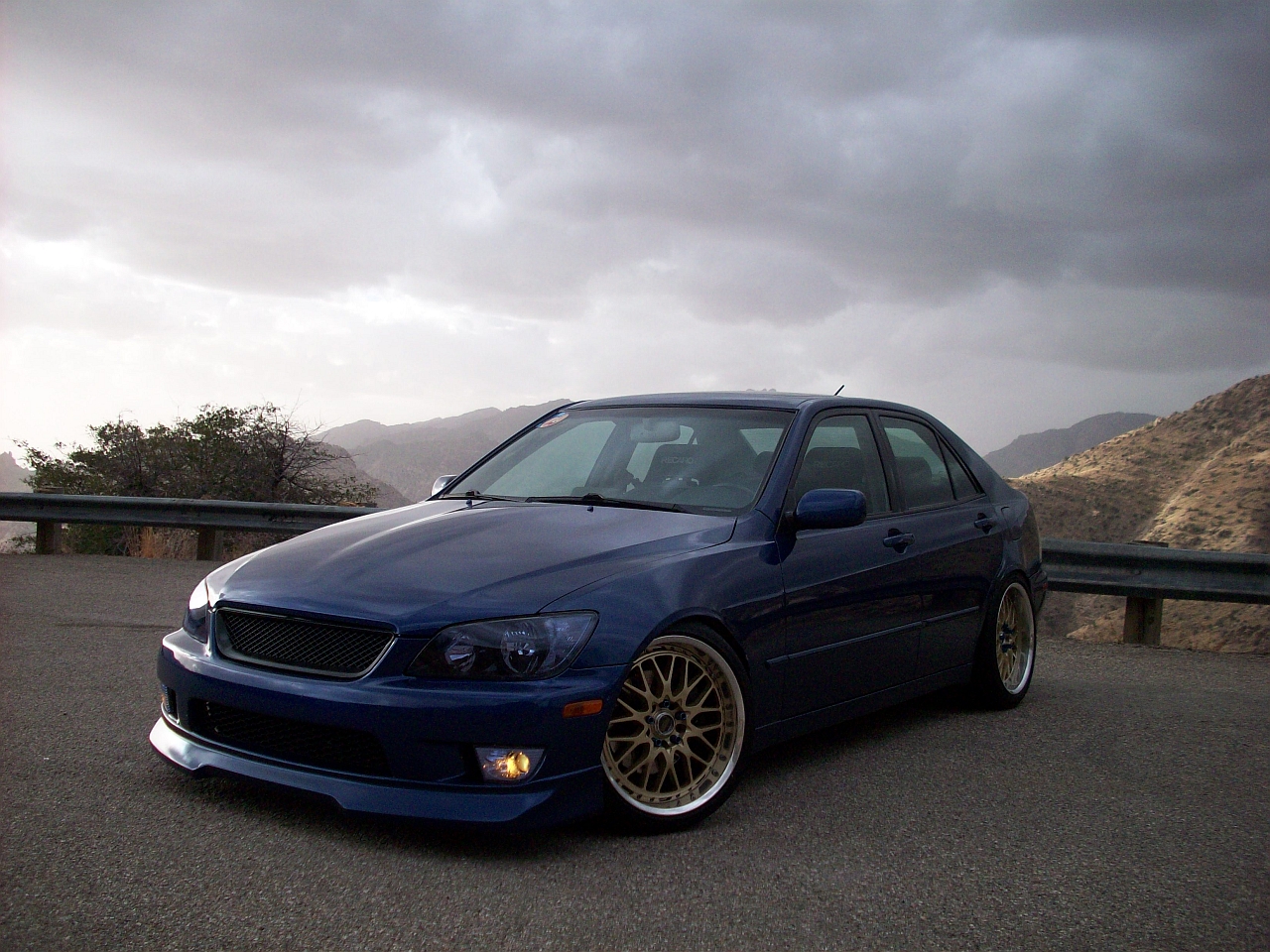 2002 Lexus IS 300 photo