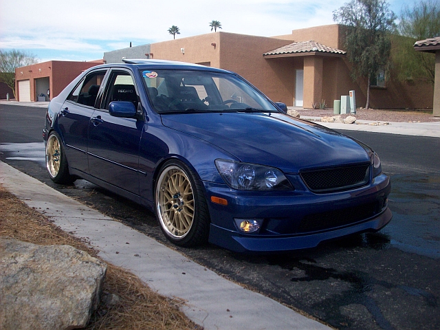 2002 Lexus IS 300 photo