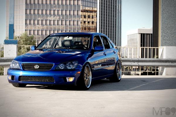 2002 Lexus IS 300 photo