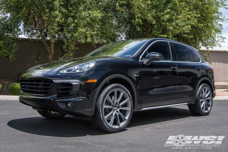 2015 Porsche Cayenne photo