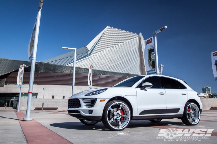 2015 Porsche Macan photo