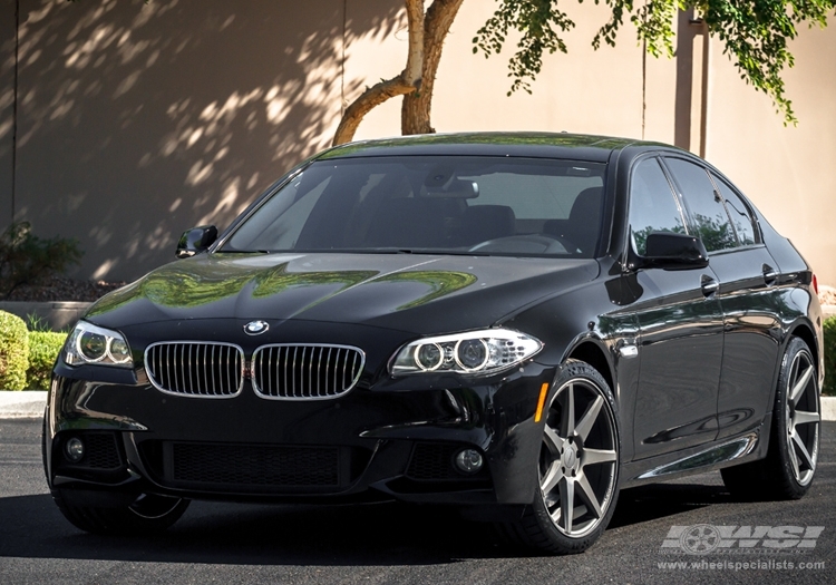 2013 BMW 550 photo