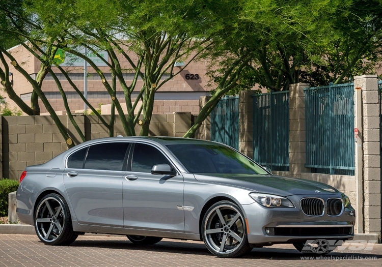 2012 BMW 740 photo