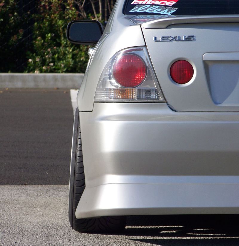 2002 Lexus IS 300 photo