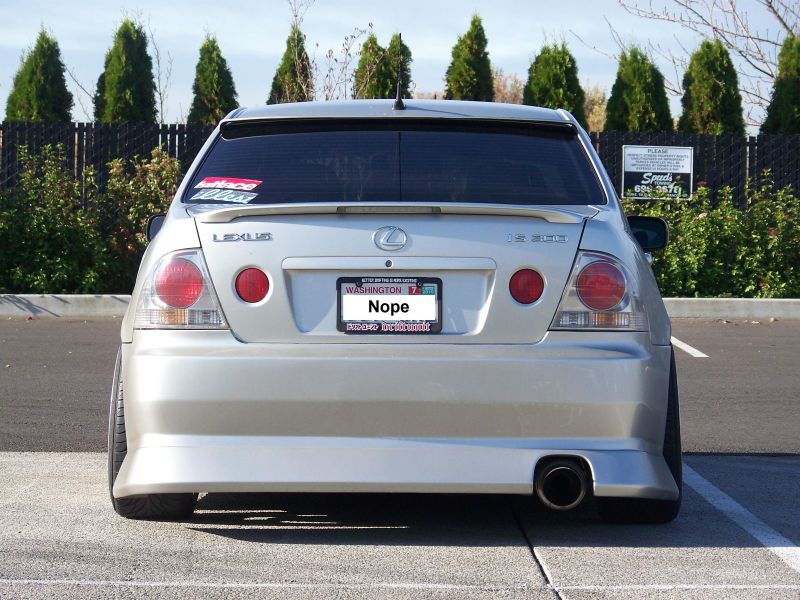 2002 Lexus IS 300 photo