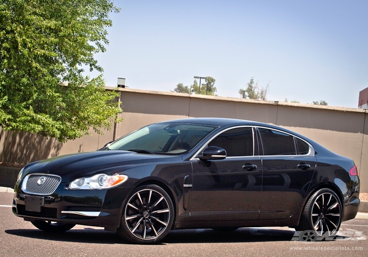 2012 Jaguar XF photo