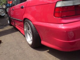 BMW  318
