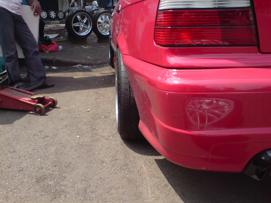 1996 BMW  318 photo