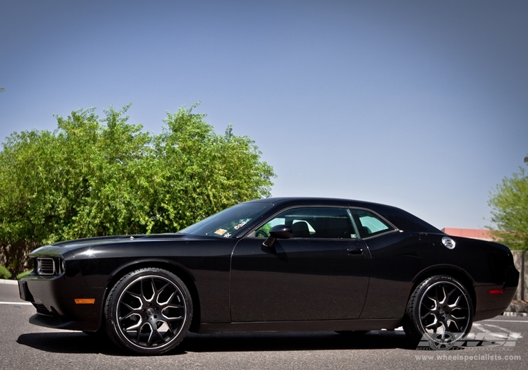 2011 Dodge Challenger photo