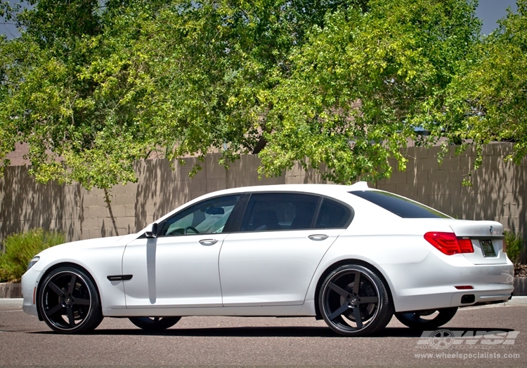 2013 BMW 740 photo