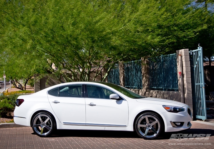 2014 Kia Cadenza photo