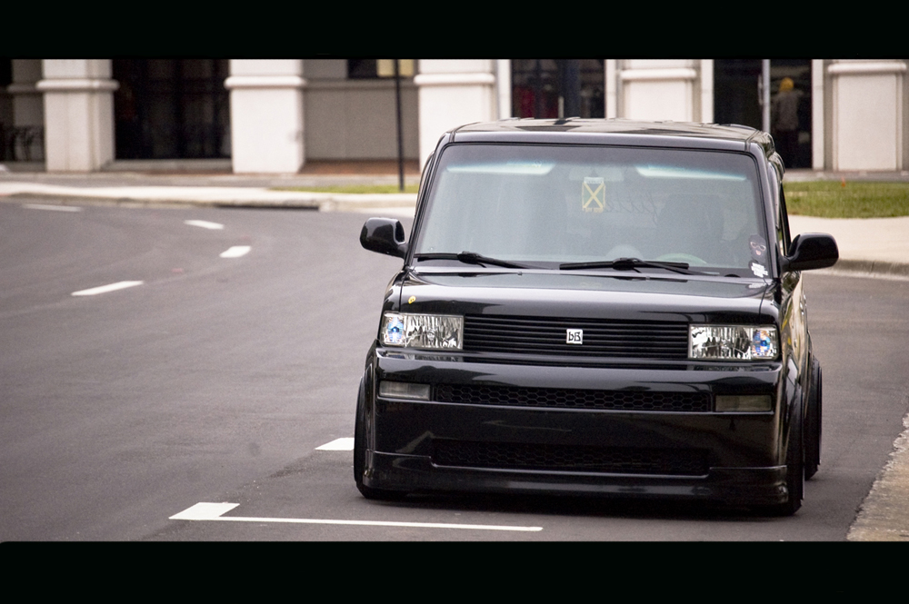 2005 Scion xB photo