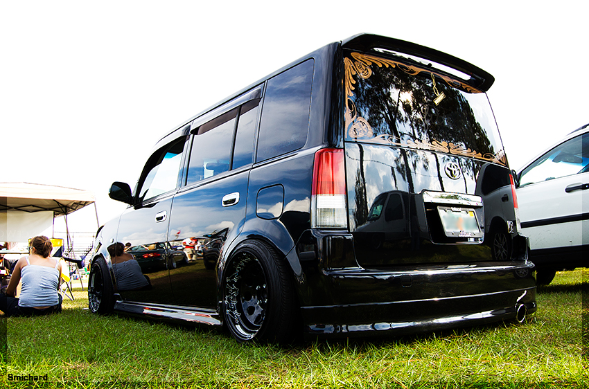 2005 Scion xB photo