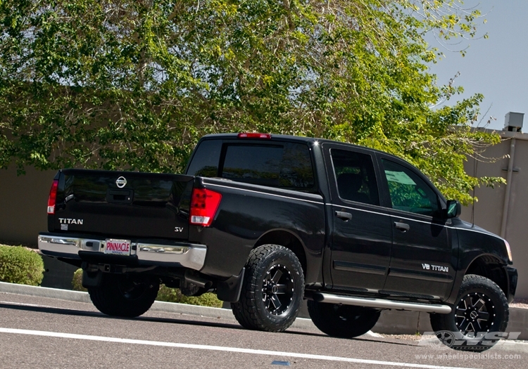 2012 Nissan Titan photo