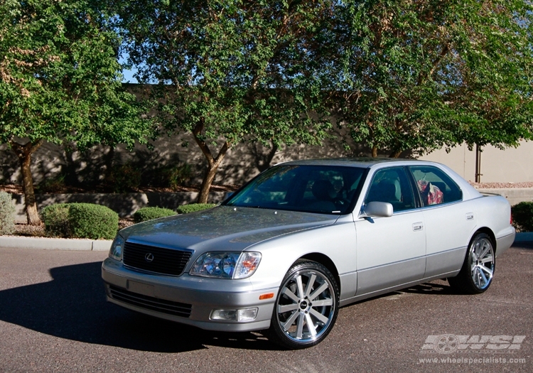2000 Lexus LS 400 photo