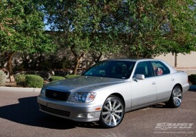 2000 Lexus LS 400