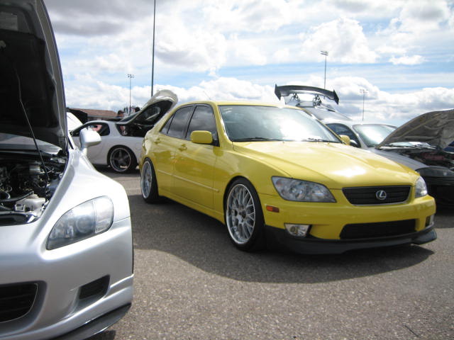 2002 Lexus IS 300 photo