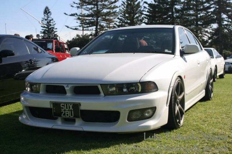 1999 Mitsubishi Galant photo