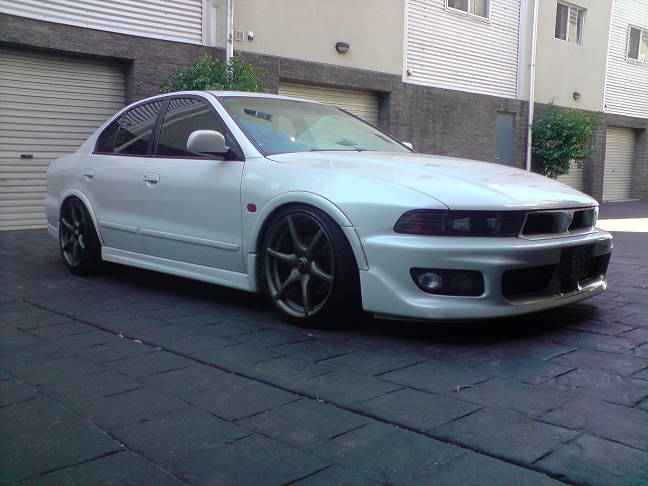 1999 Mitsubishi Galant photo