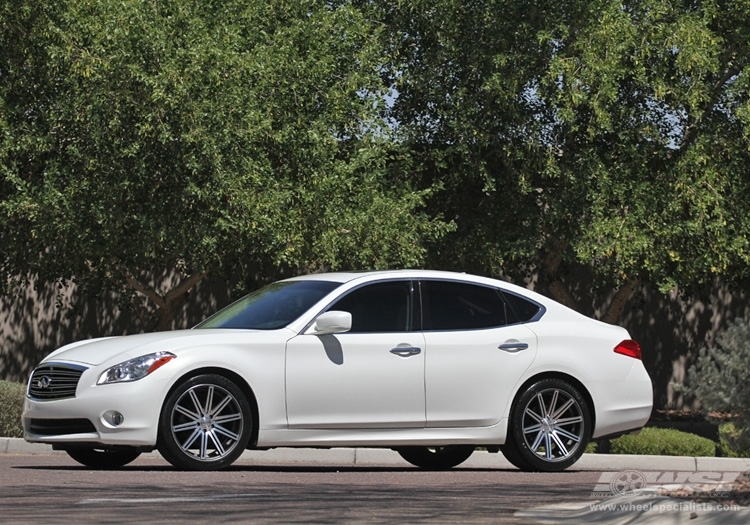 2012 Infiniti M56 photo