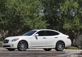 2012 Infiniti M56