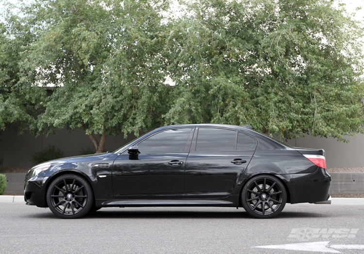 2010 BMW M5 photo