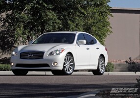 2012 Infiniti M56