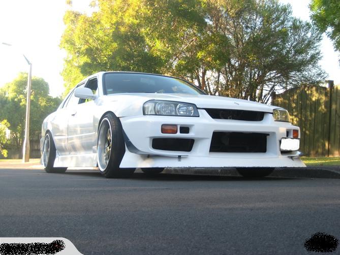 1998 Nissan R31-R34 Skyline 4dr photo