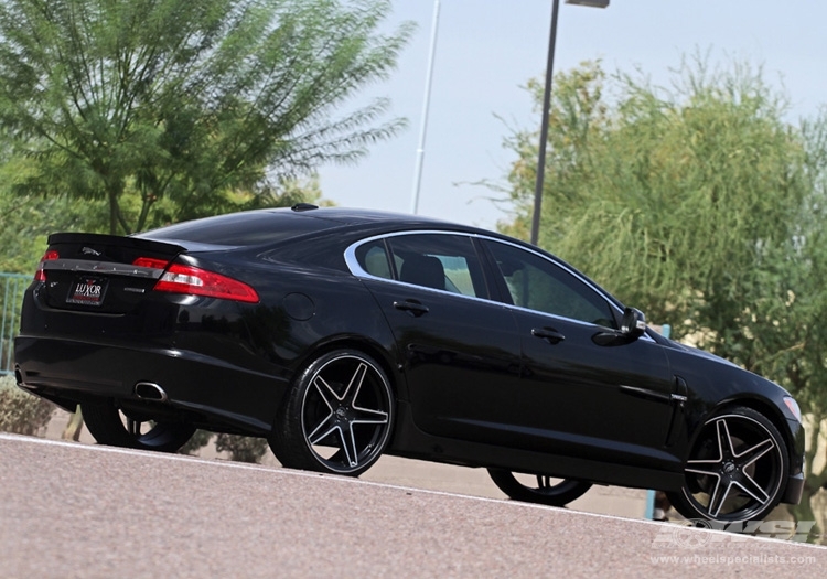 2010 Jaguar XF photo