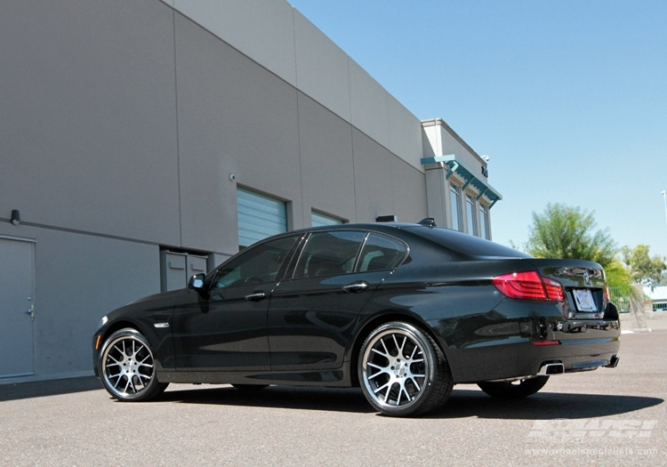 2011 BMW 528 photo