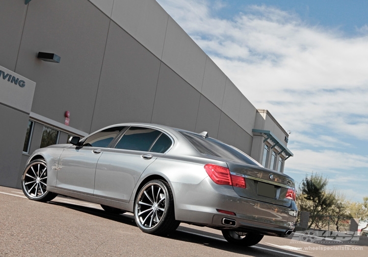 2011 BMW 750 photo