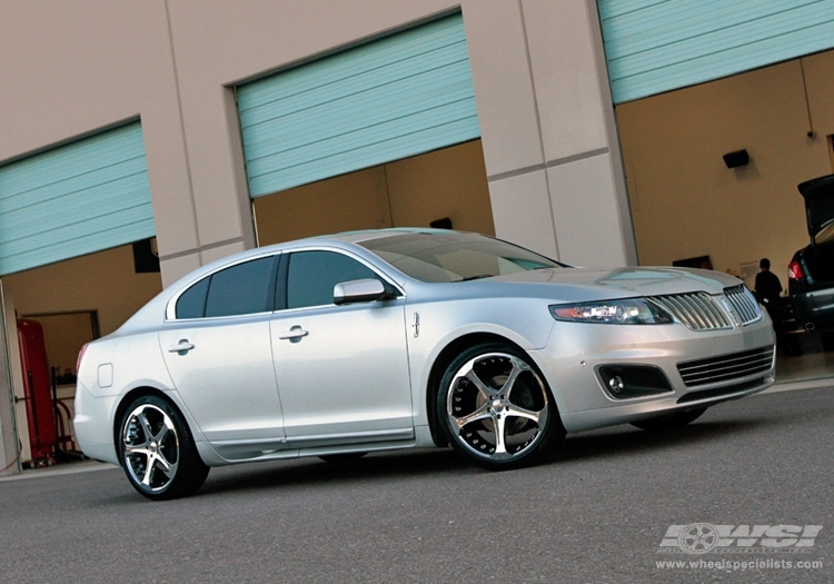 2011 Lincoln MKS photo