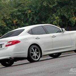 2011 Infiniti M56