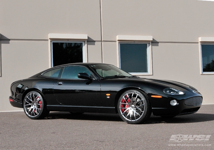 2004 Jaguar XKR photo
