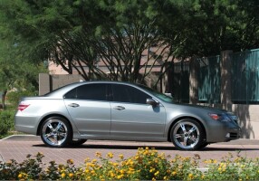 2010 Acura RL
